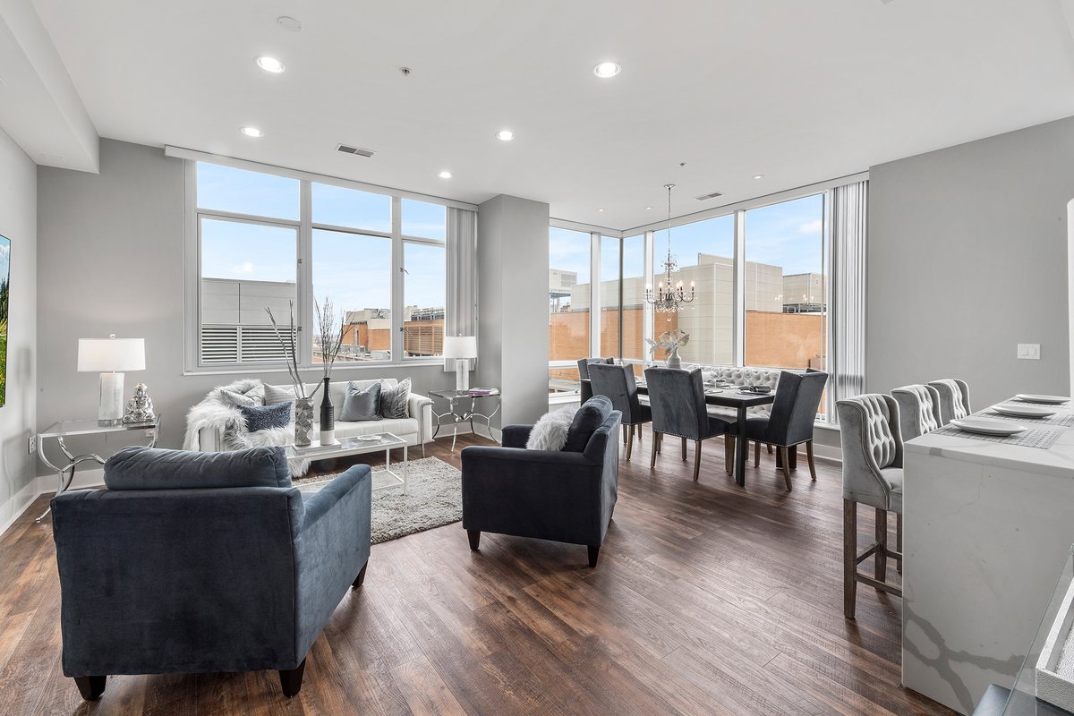 _JamieRaphael's tweet image. Check Out This Amazing Corner Unit At A Great Value!

📍 1101 Locust Street Unit #8B, Philadelphia, PA 19107

3 bed/den | 3.5 bath | 2,100 sq ft | $1,299,000

Walk through the interactive Matterport and measure any room!

my.matterport.com/show/m=dyfyxZZ…

Contact me for more details!