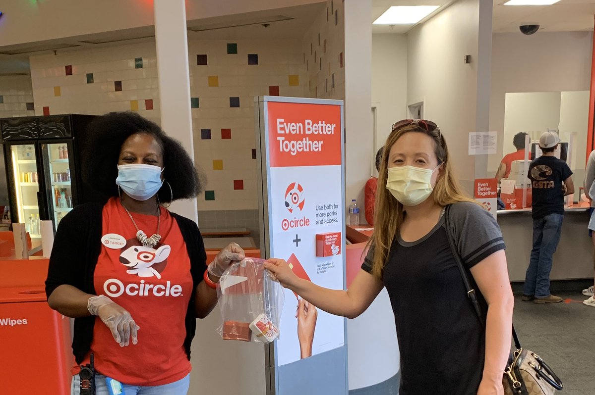 teachwithhoney's tweet photo. Thank you to Horn Lake @target for being such a phenomenal community sponsor for our school.
Every certified teacher received a $10 giftcard for teacher appreciation.
#teacherappreciationweek #targetcommunity #TeamDCS #TeamHope #teacheroftheyear #communitylove https://t.co/kiYx0ZdtOx