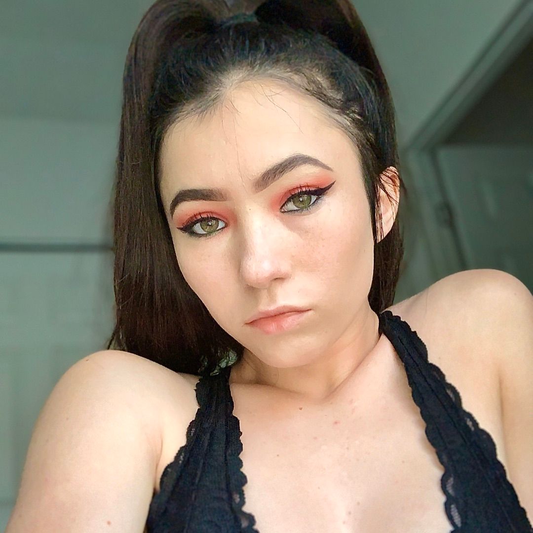 ASHLEYISTHE's tweet photo. Decided to amp up my makeup look today!! I’ve been getting better at doing eye liner with my hooded eyes! I finally found a technique that works for me! https://t.co/8b3kDeLMkl https://t.co/3meN3b9xyF