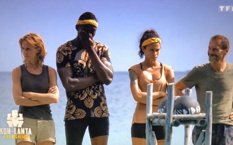 robiingo10's tweet photo. Le FC bronzette 0 victoire sa bouge pas 👏👏 #KohLanta https://t.co/oPWmphKegz