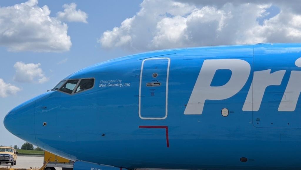 amazonnews's tweet photo. Our inaugural flight with new Amazon Air partner @SunCountryAir from Florida to Kentucky yesterday! 🛫 https://t.co/TkyU0bhIMq