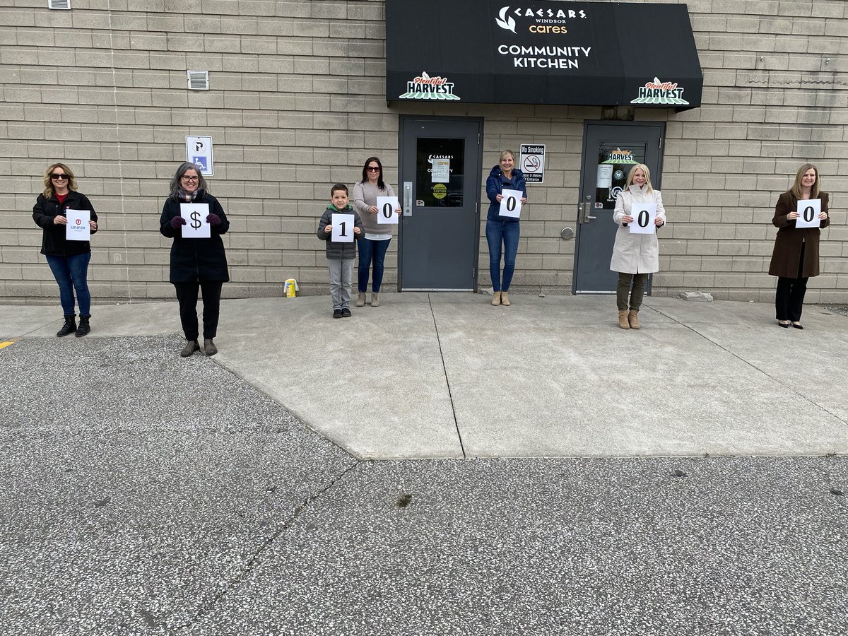<a href="/UniforLocal240/">Unifor Local 240</a> presenting a $10,000 donation to the Unemployed Help Centre to assist them with food for the food bank.  #Unifor #240proud #solidarity