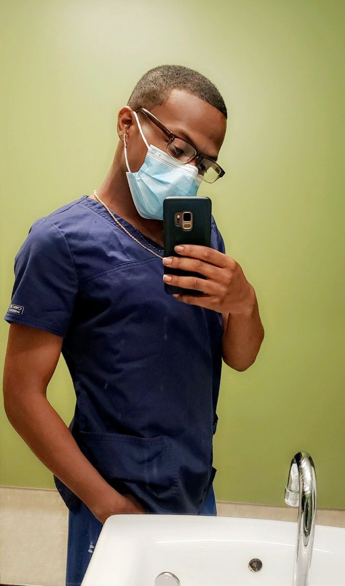 LuvMeDown30's tweet photo. You know what time it is ...Here to help save lives while doing me in the process😁 See a mirror snap a pic🥰 #Workfloww #CovidShifingTonite https://t.co/fc1VRzLElC