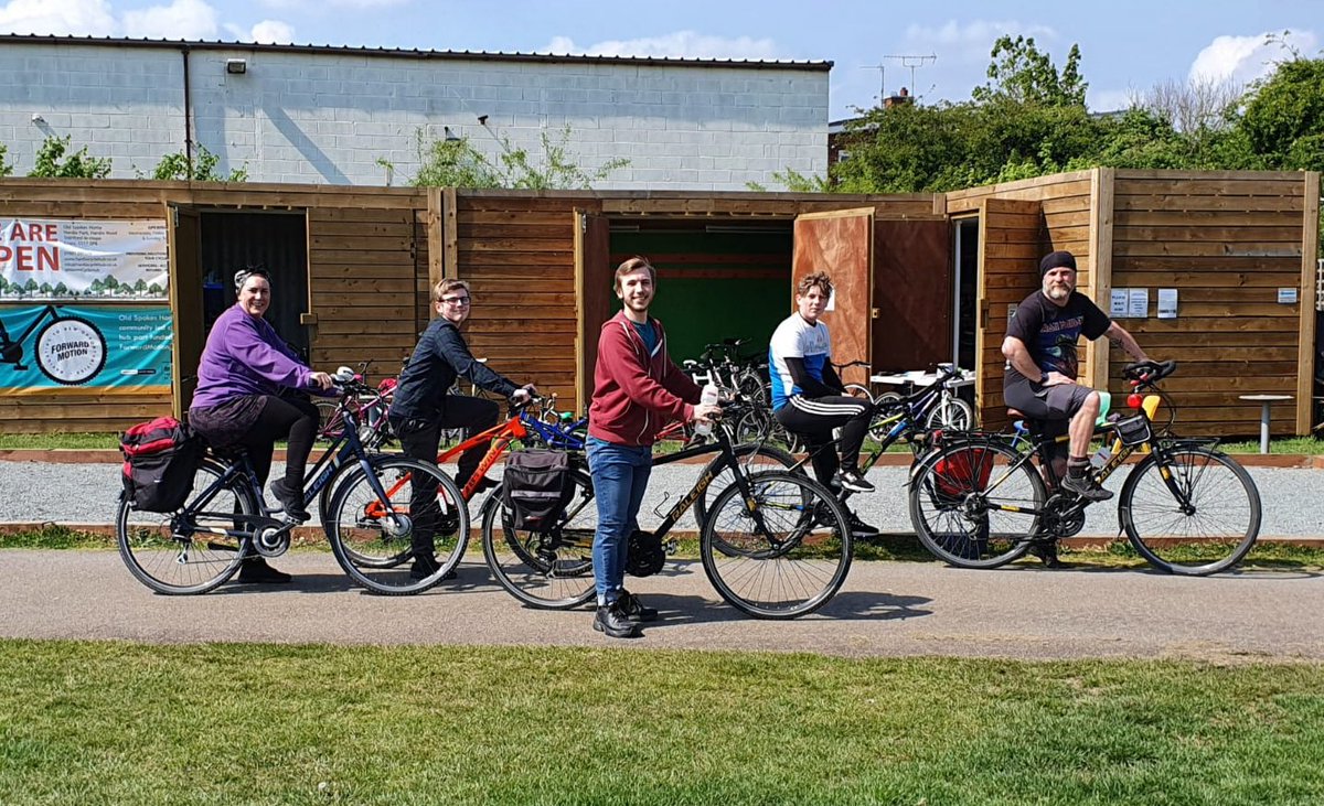 Matt_Hill_UK's tweet photo. #LockdownCycleFreedom
Family cycle - as well as being my main source of transport, cycling with my family for no reason but to exercise and get some fresh air is a just wonderful.
#FamilyTime https://t.co/U2hFP5YvDs