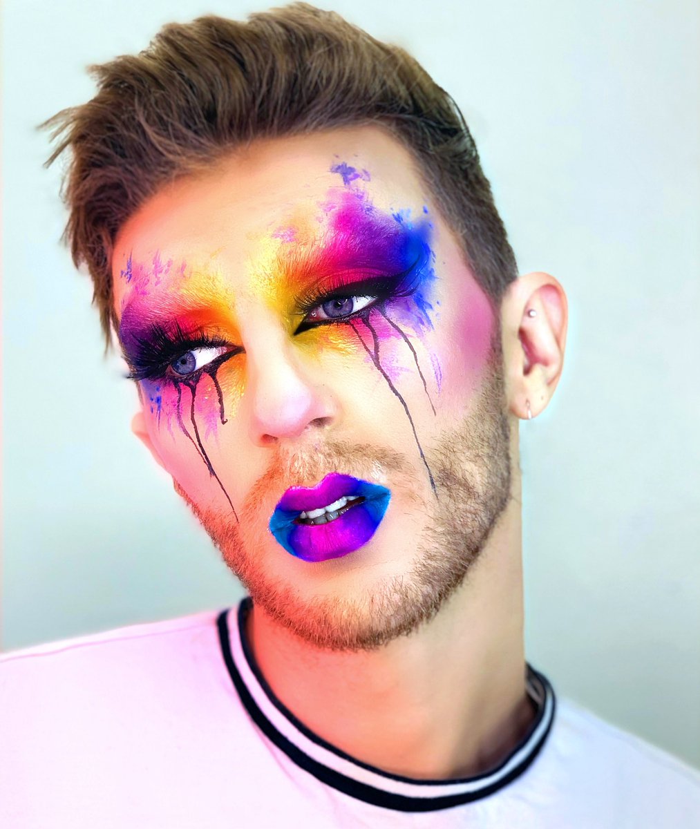 jaime_coburn's tweet photo. So @jamescharles @norvina1 can we have season 2 of #InstantInfluencer open for UK candidates. I WILL PAY FOR MY FLIGHT 😂 #makeupartist #jamescharles #mua #ArtistOnTwitter https://t.co/mnML5fqgr1
