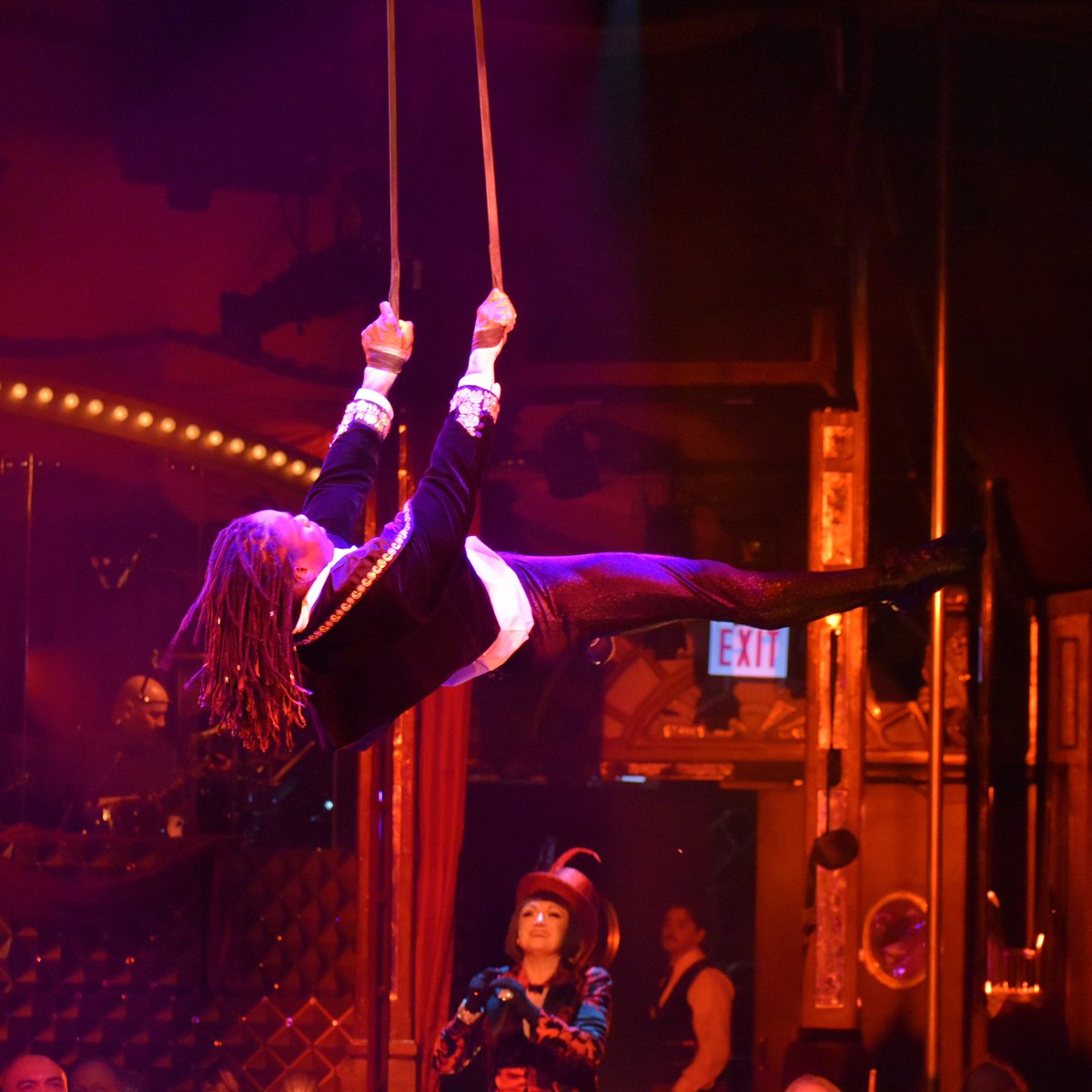 We hope all of you are hangin’ in there! We can’t wait to be back with more mesmerizing performances like this one by Alseny!✨ 

#ZinZanniFamily #MissYou