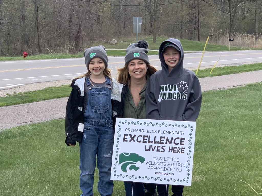 Thanks to the <a href="/NoviOrchardHill/">Orchard Hills Elem.</a> PTO for surprising staff at their homes this afternoon with “Excellence Lives Here” yard signs #NoviTogether 💚📸🤍
