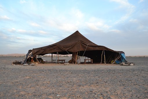 LawrenceMorocco's tweet photo. T.R. would travel to village markets looking for treasures and often saw these black nomadic tents set back from the road.  Who set them up? What were they used for? Find out in his mesmerizing book "Lawrence of Marrakech: The Magical Markets of #Morocco."
https://t.co/zqgRqYuH2T https://t.co/C5yE5UL6Gg