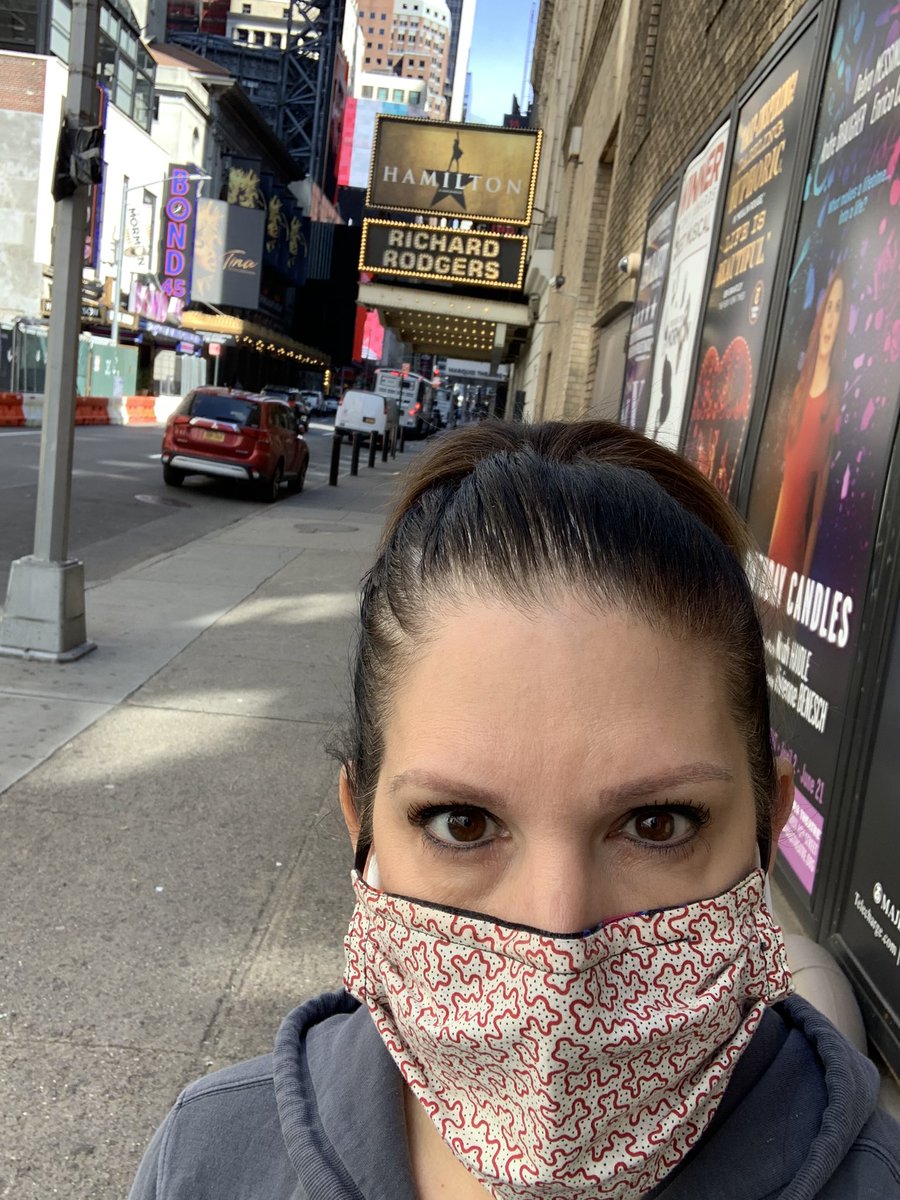 20/21 Days in NYC!! And everyday I get on the bus outside the Richard Rodgers theatre. Two yrs ago I sat on this very sidewalk for 8 hrs for the chance to see Hamilton! Now i get to “see” it everyday! 😂 #NursesCOVID19  @HamiltonMusical @Lin_Manuel @KrucialStaffing