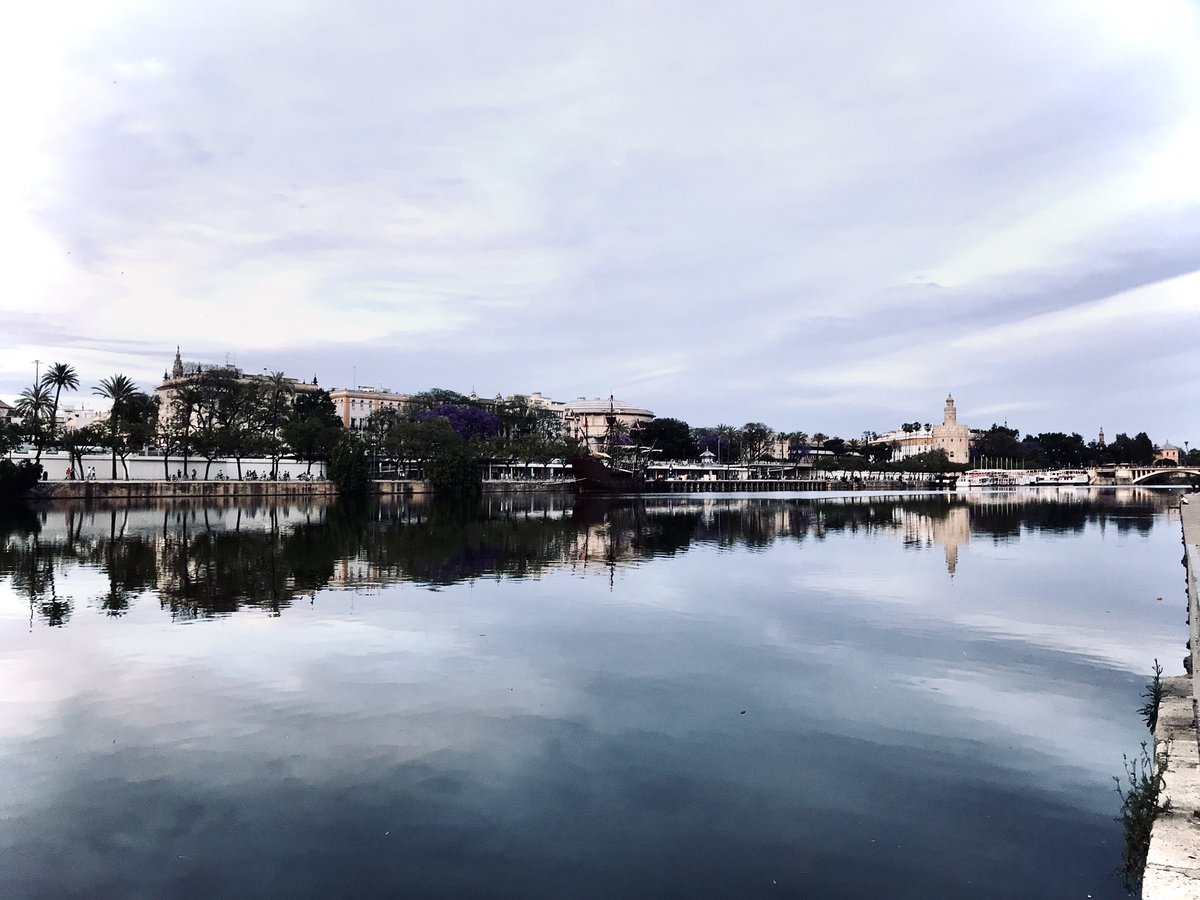edisev's tweet photo. Sevilla, azul, oro y plata. https://t.co/yYZ1qwTyd8