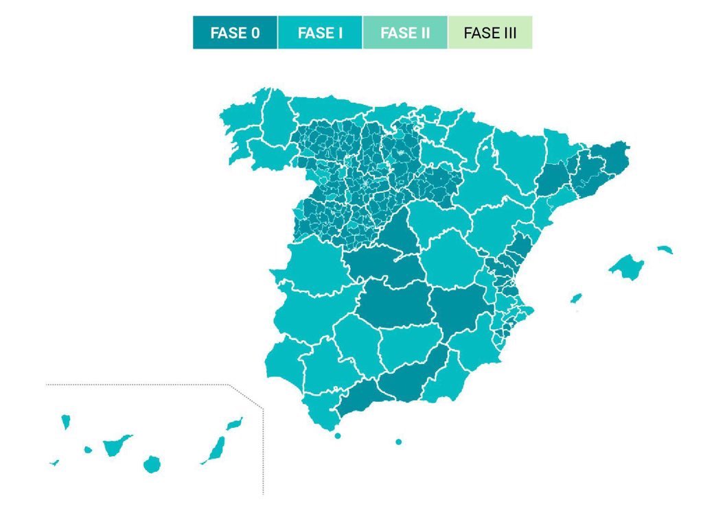 NunezFeijoo's tweet photo. Galicia pasa a la fase 1 y es un estímulo para todos que hay que agradecer especialmente a los profesionales sanitarios. Pero no debemos relajarnos. Al contrario:  tenemos que redoblar prudencia y responsabilidad individual por el bien de todos. #Sentidiño https://t.co/7ZmzbOkpH6
