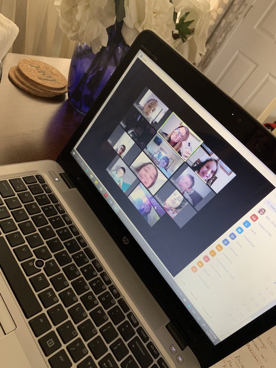 iolsson0427's tweet photo. ☀️🌱Our virtual seed germinating experiment was a success. For three weeks we observed our seeds growing in different environments and learned about the optimal conditions for seed germination. One of my students even planted her seed in the garden! #bobcatpride #111howtweetitis https://t.co/iBZ3suagUI