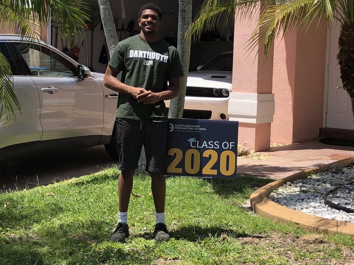 NBPSLower's tweet image. We had so much fun celebrating the @NBPSEagles Senior Class of 2020! You make us proud! Congratulations! #carparade #seniors #nbpseniors2020 @nbstugov