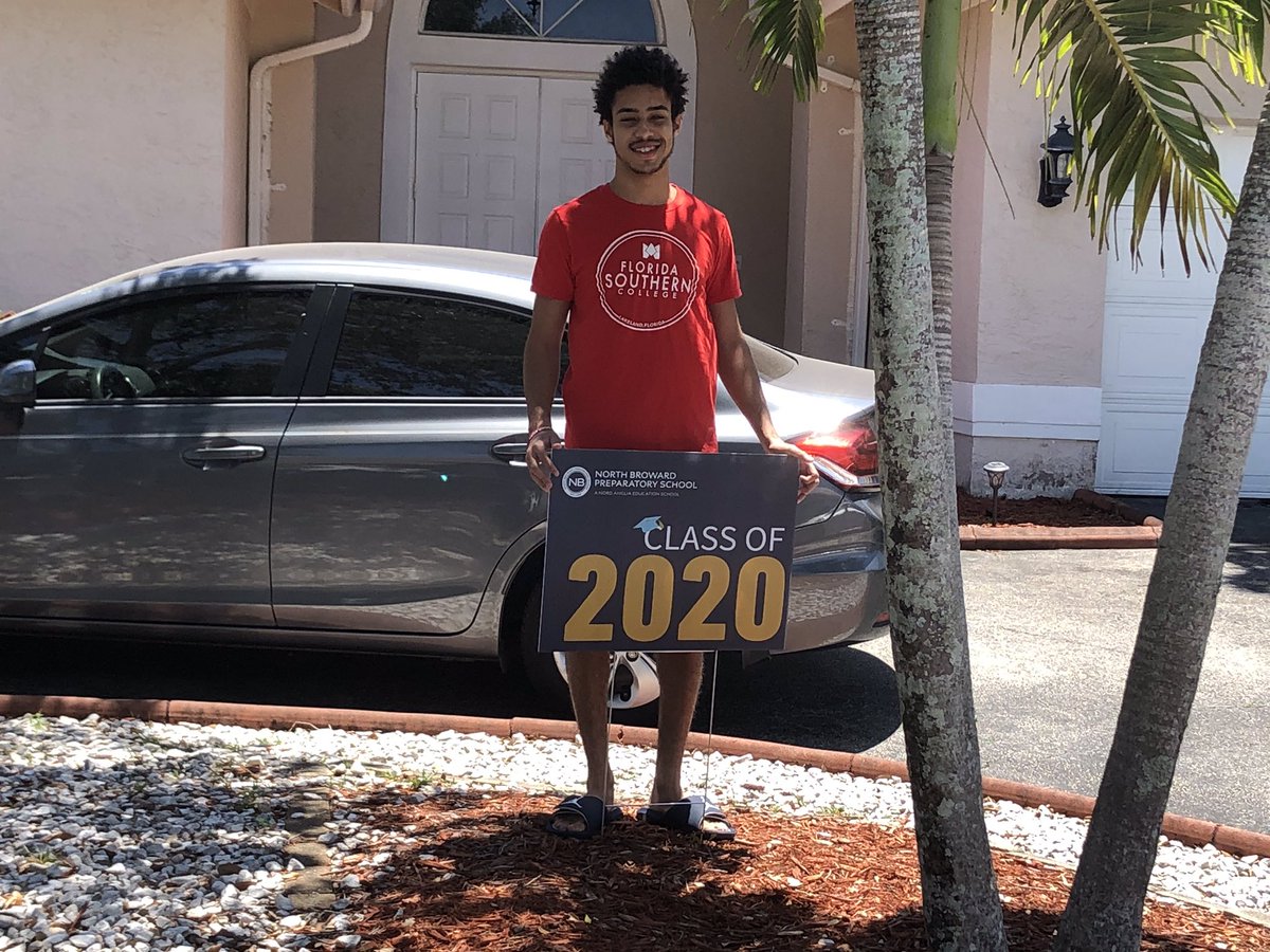NBPSLower's tweet image. We had so much fun celebrating the @NBPSEagles Senior Class of 2020! You make us proud! Congratulations! #carparade #seniors #nbpseniors2020 @nbstugov