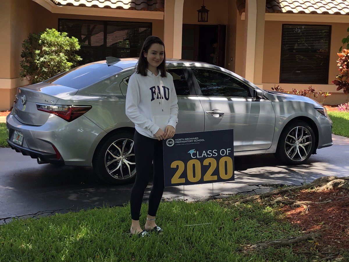 NBPSLower's tweet image. More fun celebrating the @NBPSEagles Senior Class of 2020! You make us proud! Congratulations! #carparade #seniors #nbpseniors2020 @nbstugov