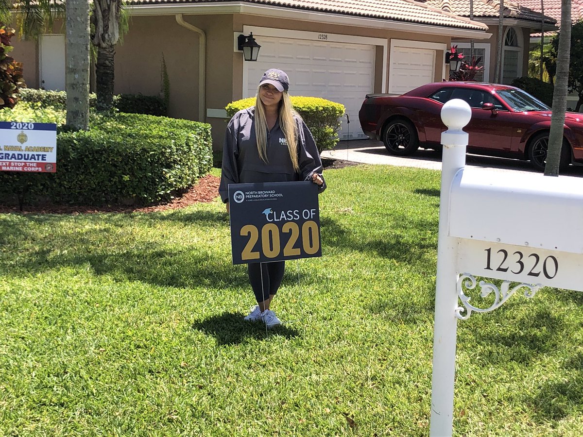 NBPSLower's tweet image. More fun celebrating the @NBPSEagles Senior Class of 2020! You make us proud! Congratulations! #carparade #seniors #nbpseniors2020 @nbstugov