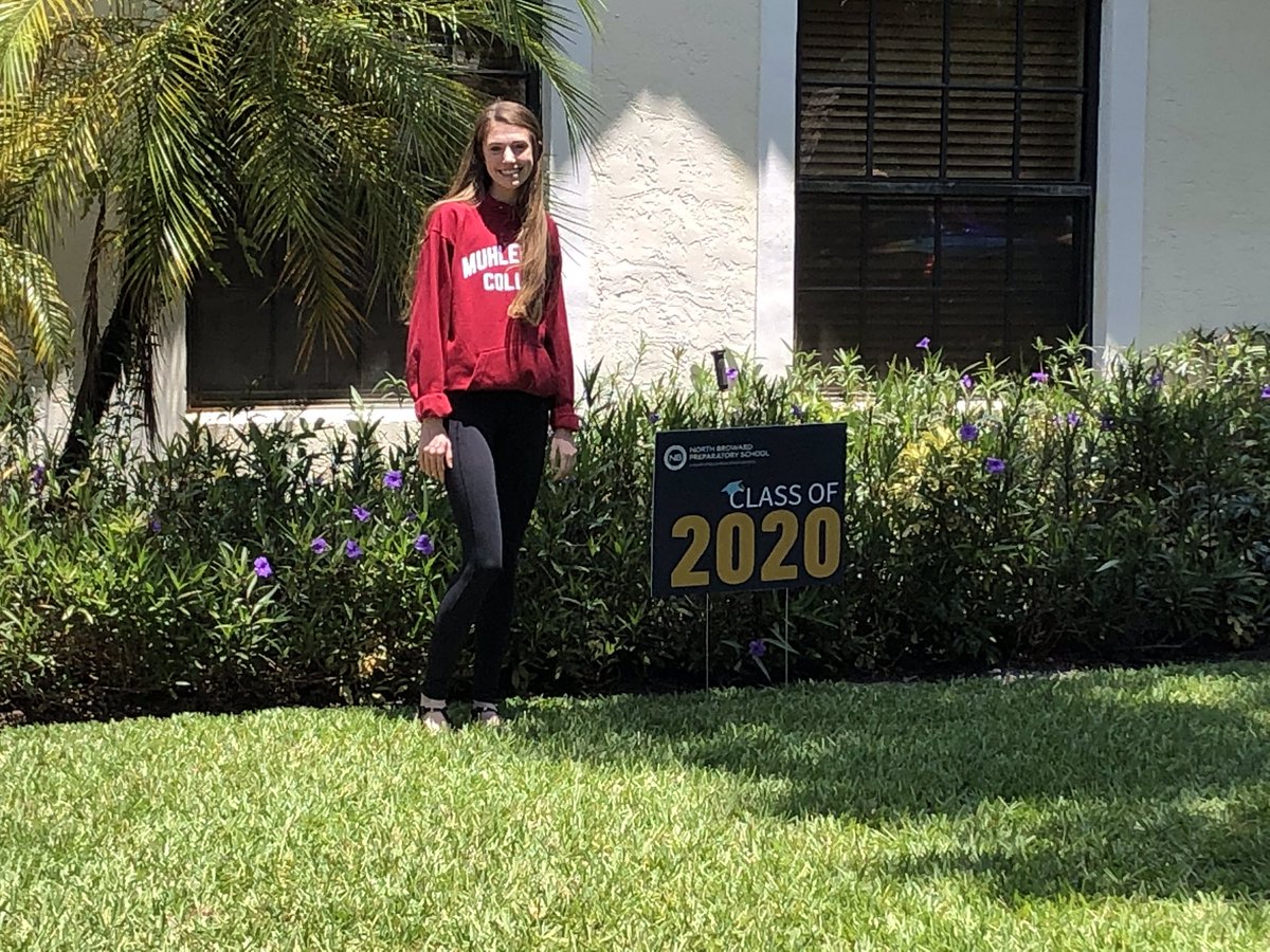 NBPSLower's tweet image. More fun celebrating the @NBPSEagles Senior Class of 2020! You make us proud! Congratulations! #carparade #seniors #nbpseniors2020 @nbstugov