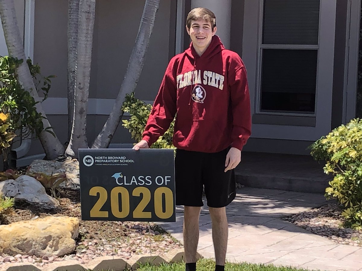 NBPSLower's tweet image. More fun celebrating the @NBPSEagles Senior Class of 2020! You make us proud! Congratulations! #carparade #seniors #nbpseniors2020 @nbstugov