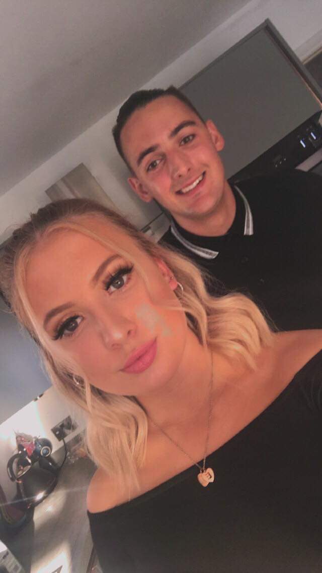 Ceirran_Knight's tweet photo. @ellie_sloway happy birthday darling❤️ love you long time🛫 mon the Dubrovnik xx https://t.co/ZgIXwrjN3R
