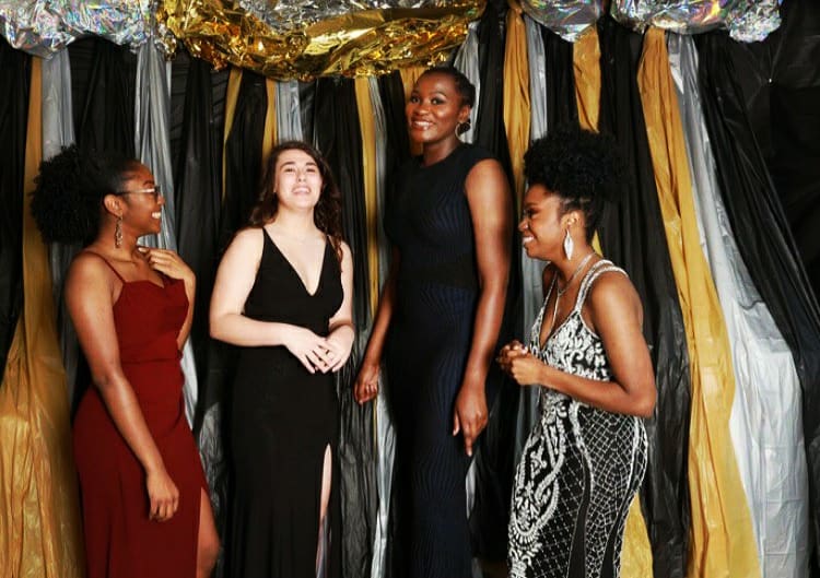 ClubMHK's tweet photo. Teen shoutout!! Our seniors had their very own "Stay at Home Prom" to celebrate each other and experience one of their last moments as High School students. These young KINGS and QUEENS look amazing and we are so glad they got to enjoy Prom in their own special way🎉🎉 https://t.co/FQNo6AVKJl