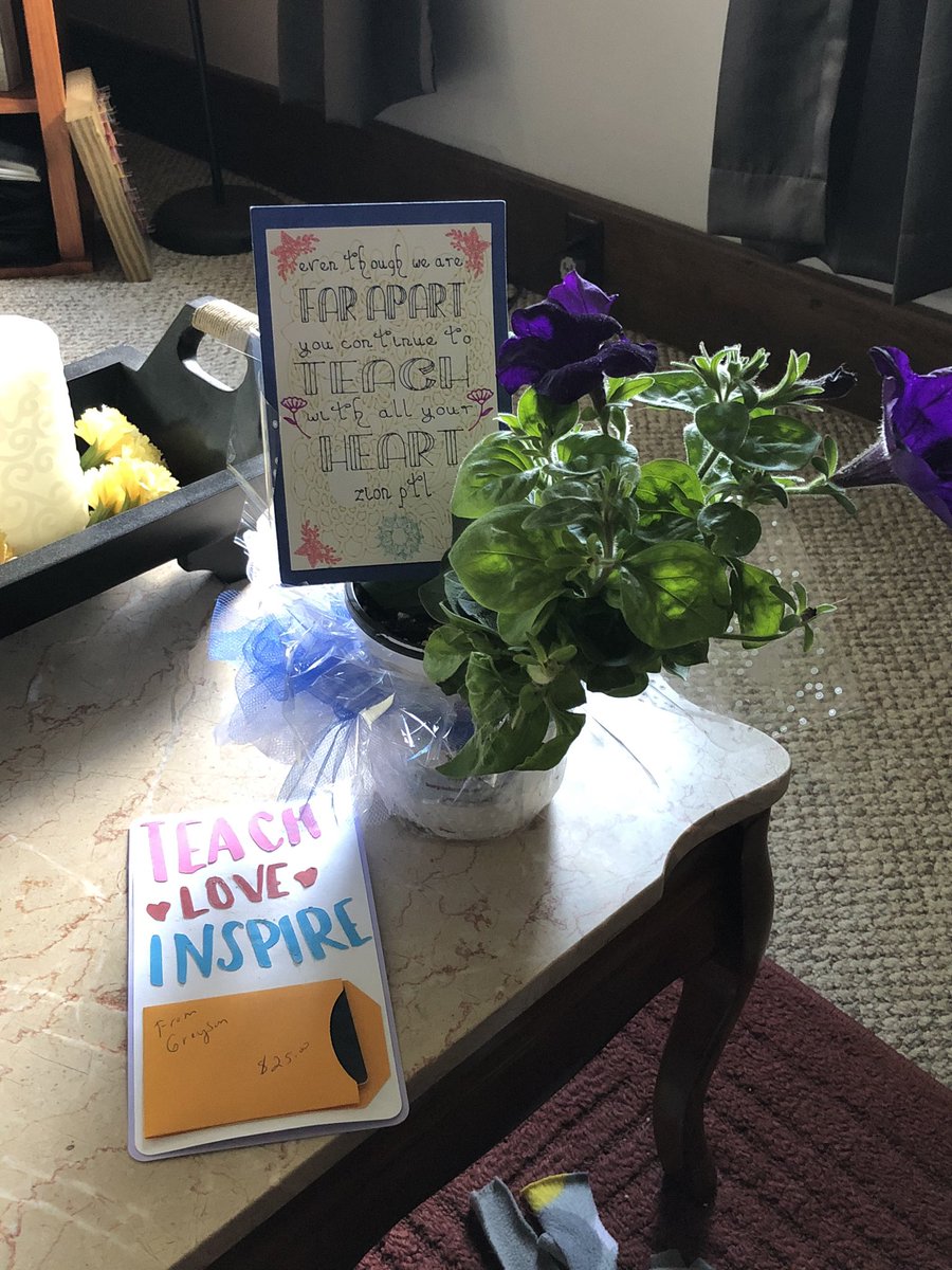 H18Dayle's tweet photo. Thank you so much to Zion PTL for delievering this to my house! So blessed! Also thank you that I got to see one of my students today! Even though I’m just a preschool aide this means the world too me! ❤️❤️ https://t.co/Sw3nJsiAdX