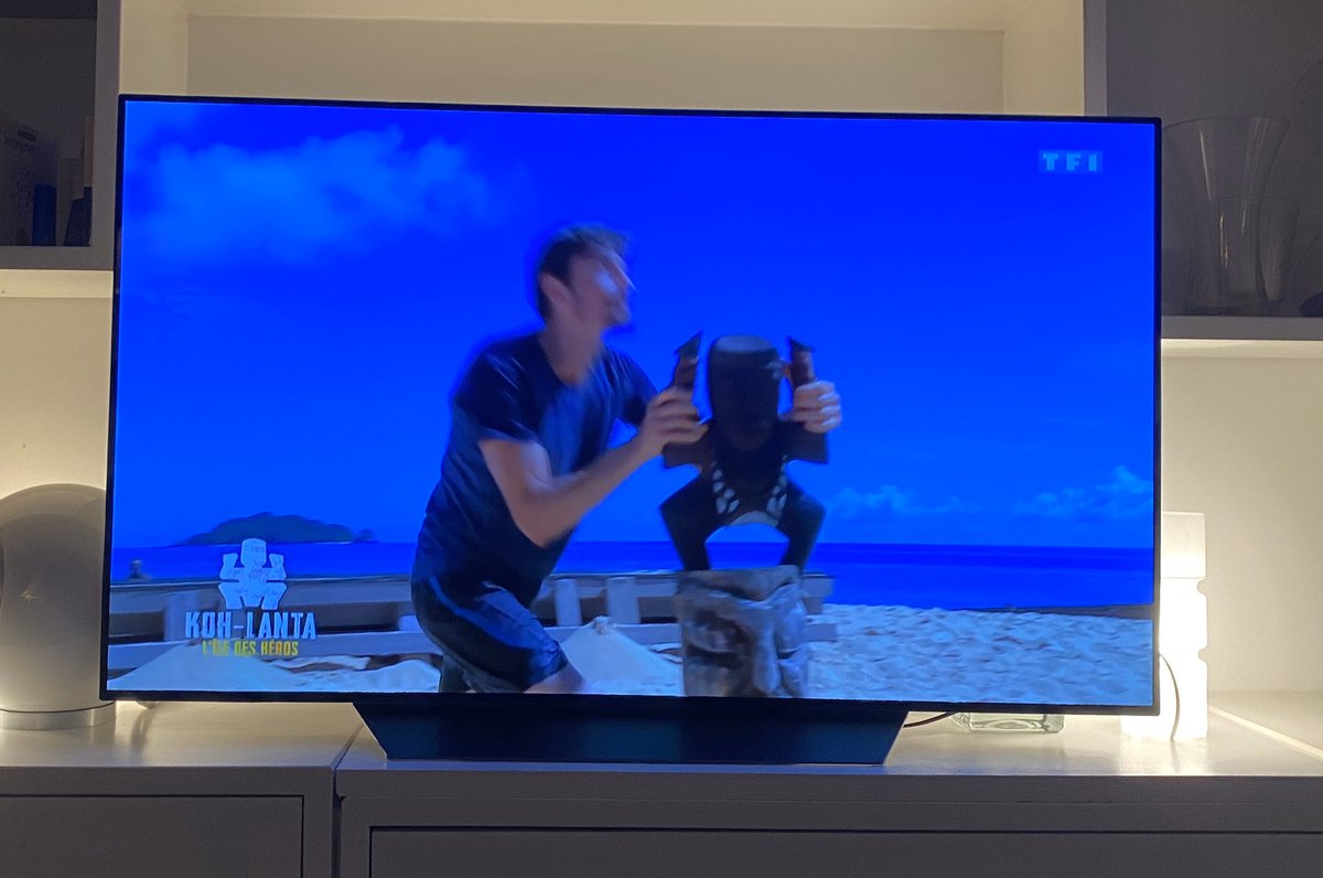 DenisBrogniart's tweet photo. On ne s’habitue jamais à la victoire dans #KohLanta @claude_koh en est à 15 victoires individuelles! Quelle démonstration sur l’immunité. Sans faute en finale! https://t.co/huUG3knWin