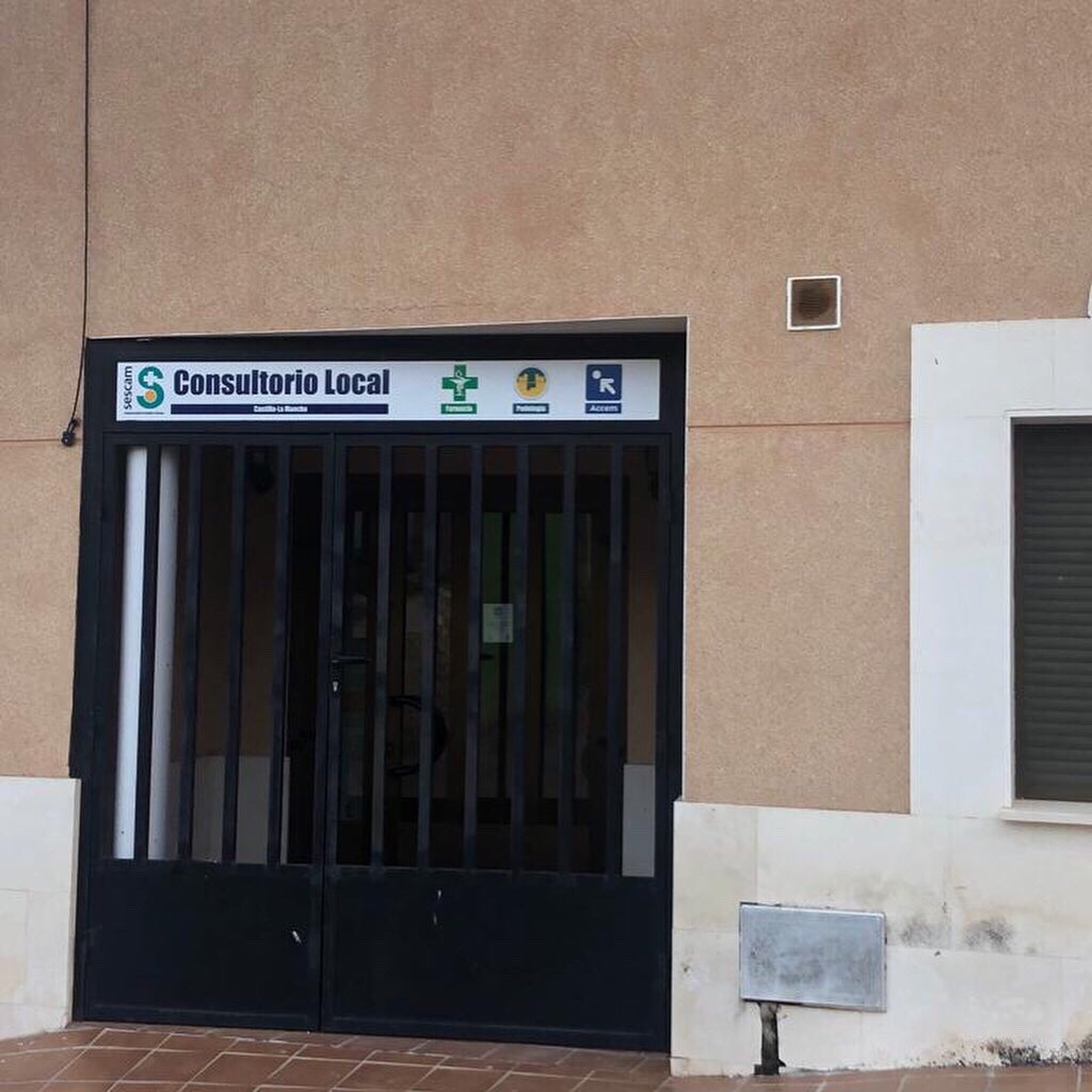 Villa_Atanzon's tweet photo. 💉CONSULTORIO LOCAL 💊FARMACIA 🦶🏻PODOLOGÍA 💙ACCEM Cambiamos - Nuevas dependencias https://t.co/aPyjBgpbRB