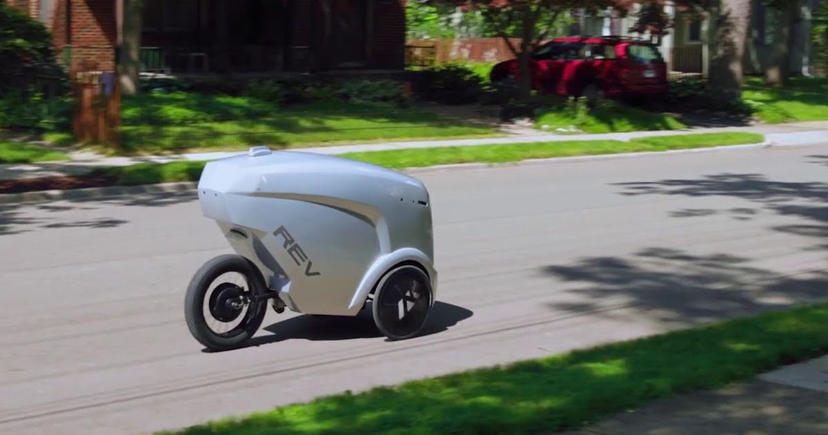 Founded by <a href="/UMich/">University of Michigan</a> researchers, <a href="/RefractionAI/">Refraction AI</a> has developed a three-wheeled autonomous vehicle that is providing contactless delivery services from local restaurants buff.ly/2A3sFzR #covid19 #coronavirus #startups