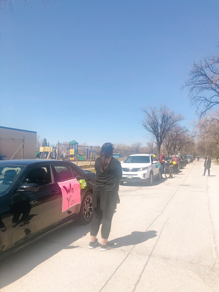 Such a HAPPY way to end the week with our school parade through our community! It’s so phenomenal to be able to make these connections and see so many smiling faces in person (social-distancing style) with my amazing colleagues <a href="/CarpathiaSchool/">Carpathia School</a>!🎉🎈#findthejoy #winnipegsd