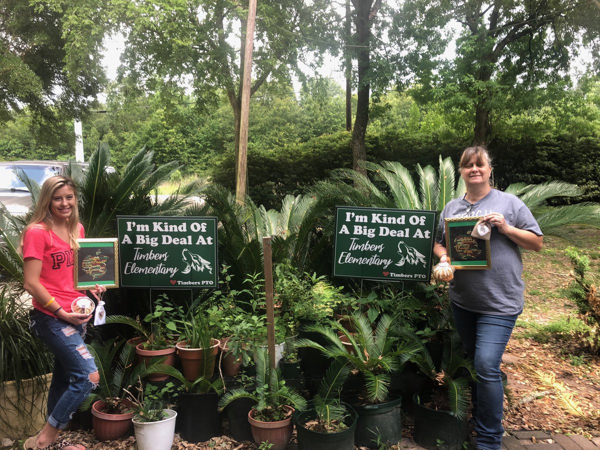 Haden19K's tweet photo. Thank you Timbers Admin and PTO for our Teacher appreciation gift! Y’all are amazing! The Haden family is glad to be apart of the Timbers family! #BeTheLight @HumbleISD_TE @hadenmelissa64 https://t.co/W7UEkqBw3C