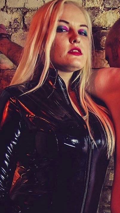 JessikaDommeUK's tweet photo. Deep in the dungeon, no one will hear your screams. 

#Dungeon #BlondePrincess #PinkMistress #Domination #Scream https://t.co/8D2yBY542m