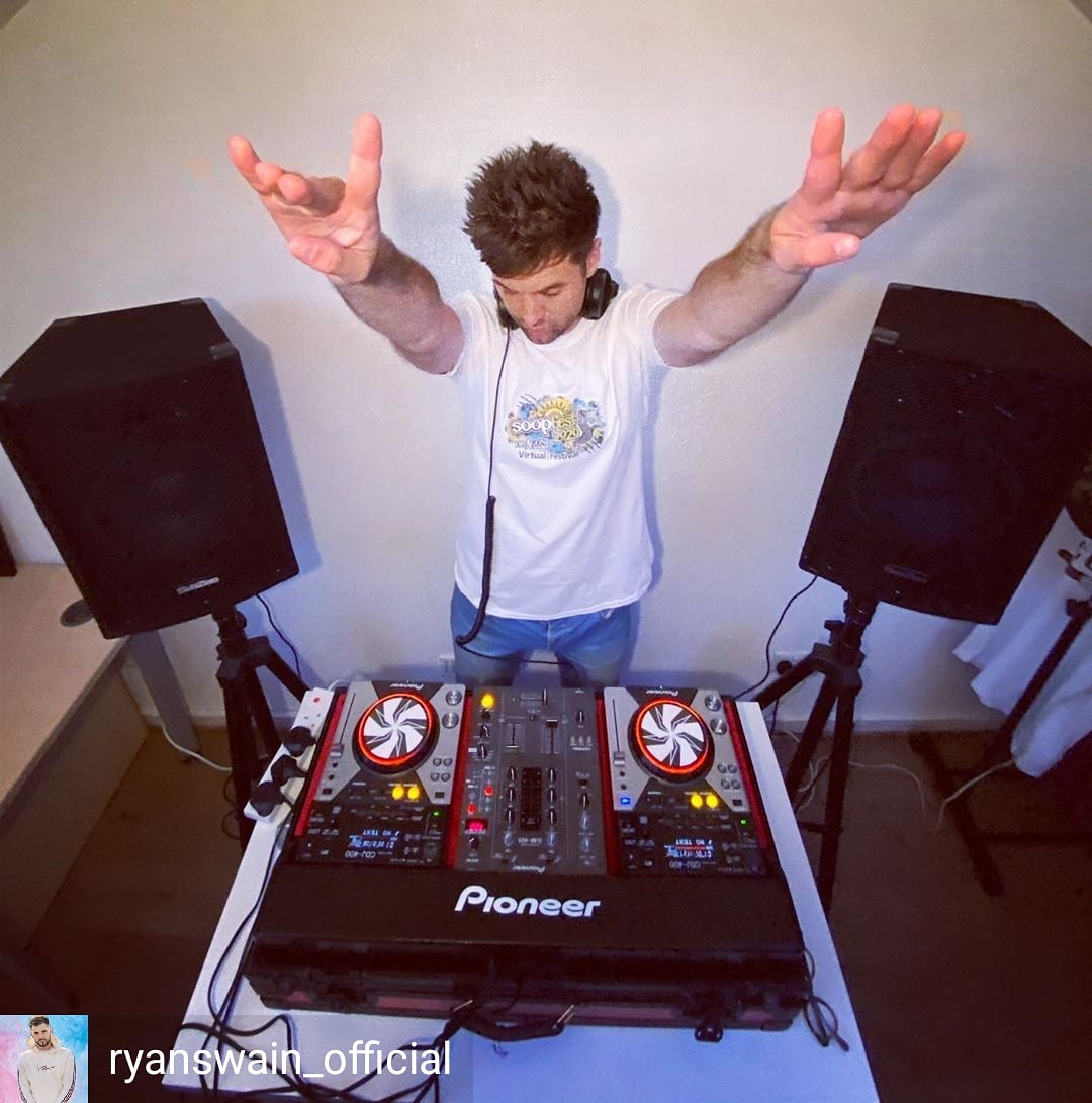 dragon_soop's tweet photo. Big thanks to @ameliabayler @theronains & LIJO for their amazing #SOOPFEST2020 sets tonight! The party's still going with DJ @ryanpaulswain live with his club classics for the next hour...
>> https://t.co/ajbzOkkTMj https://t.co/yQvEYFtqix