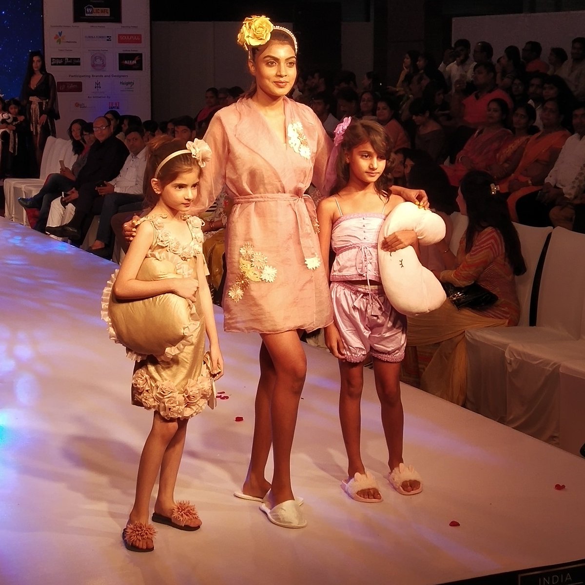 imKpProductions's tweet photo. India kids fashion week season 7 jaipur chapter! 📸
Follow us on Instagram :- https://t.co/4ZOOq9AmJs
#throwback #ikfwseason7 #jaipur #kids #kidmodel #kidmodels #kidlove #kidsfashion #kidsactivities #lovethiskid #kidator #instakid #modelssearch #modellingagency #kpproductions https://t.co/t0pU9ylJ4P