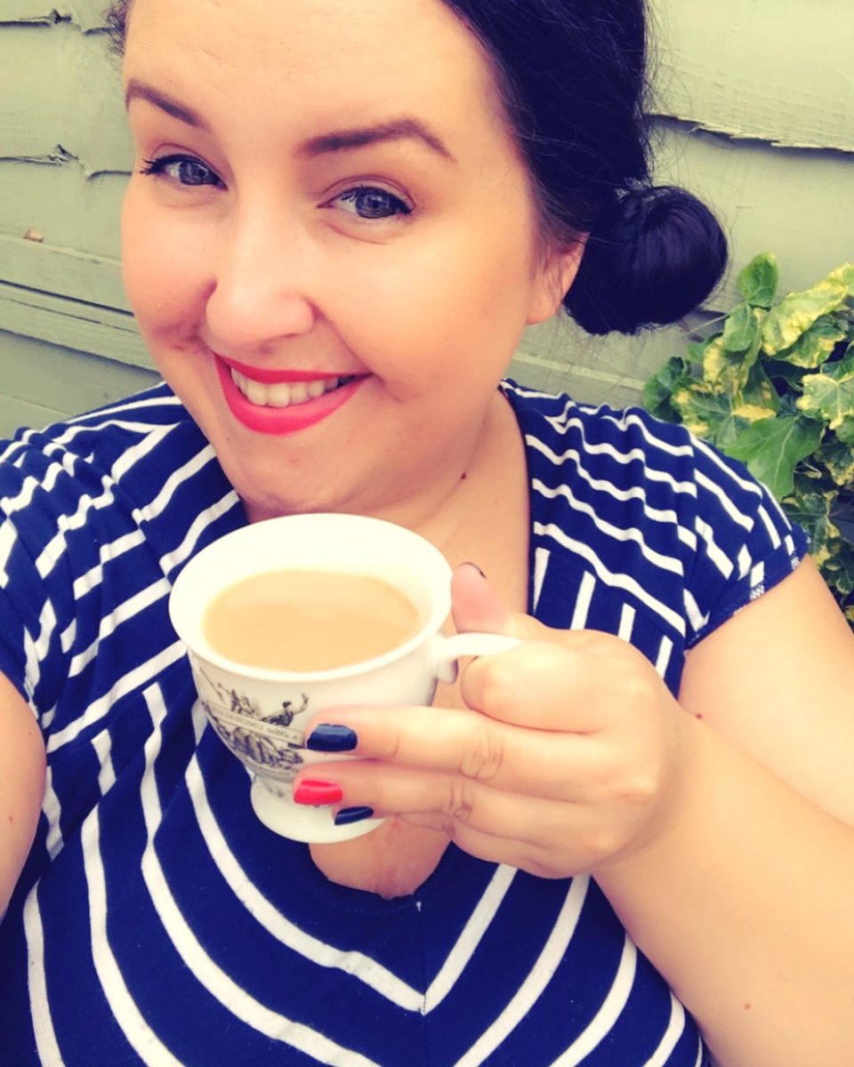 SupportSerenity's tweet image. Beautiful #lockdown afternoon tea ☕️🍰 for VE Day today! 🇬🇧7️⃣5️⃣ #streetparty #VEDay75 #VEDay #Solihull