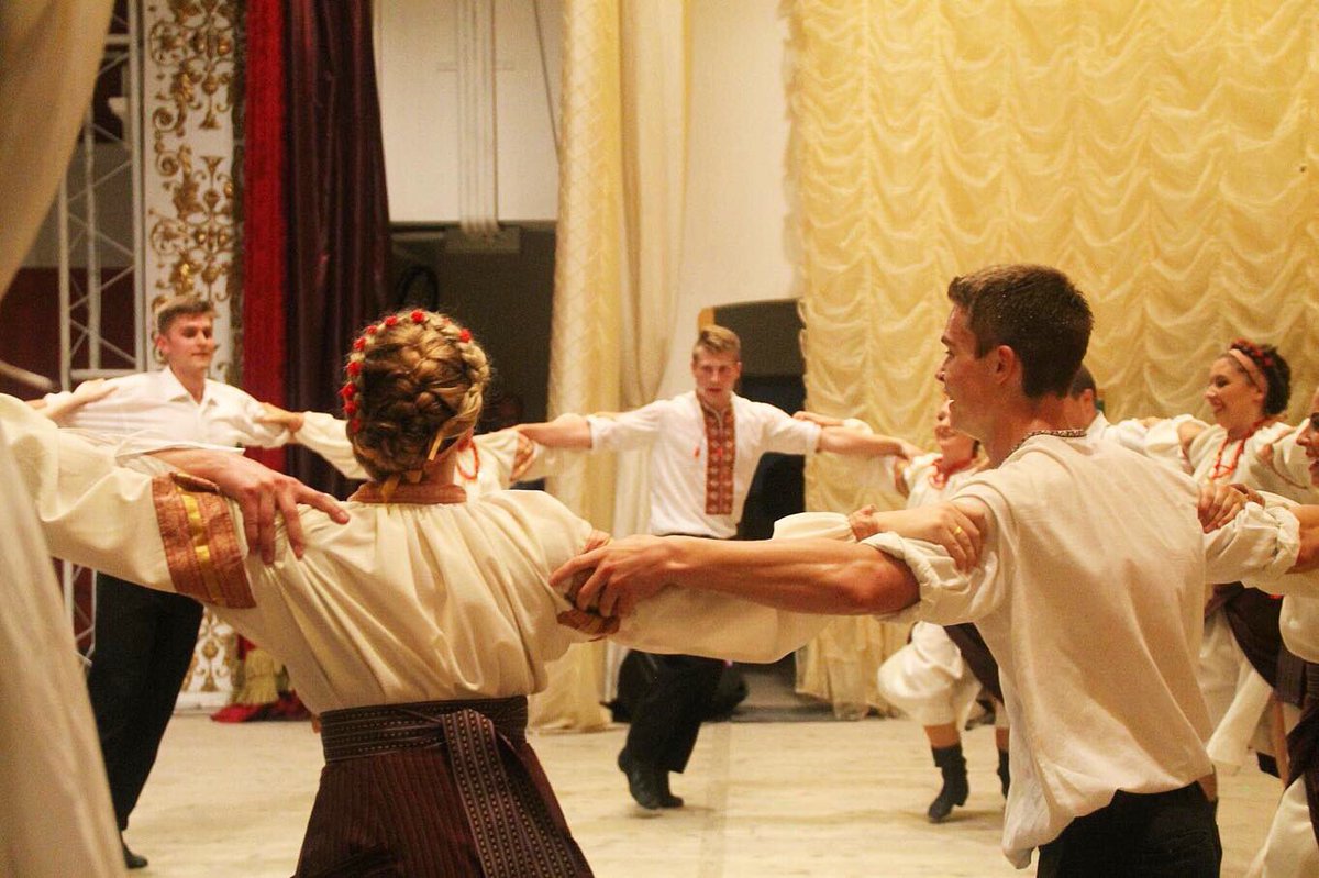 viter_canada's tweet photo. Here are a few photos from when Viter performed in the Chernivtsi Philharmonic Hall (Чернівецька Філарманія) most recently in 2016, as well as back in 2006!
⠀⠀⠀⠀⠀⠀⠀⠀⠀
#FlashbackFriday #25YearsofViter #Viter #Ukraine #Chernivtsi #Вітер #Україна #Чернівці #yeg https://t.co/KANRSCf1R6
