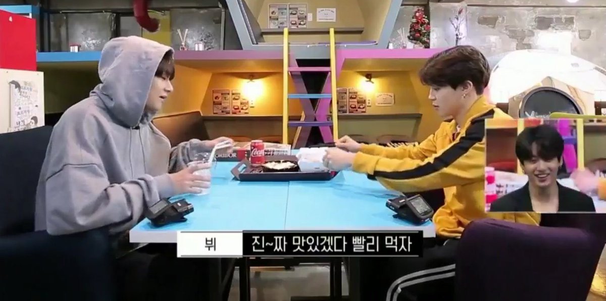 their comic cafe date was the cutest