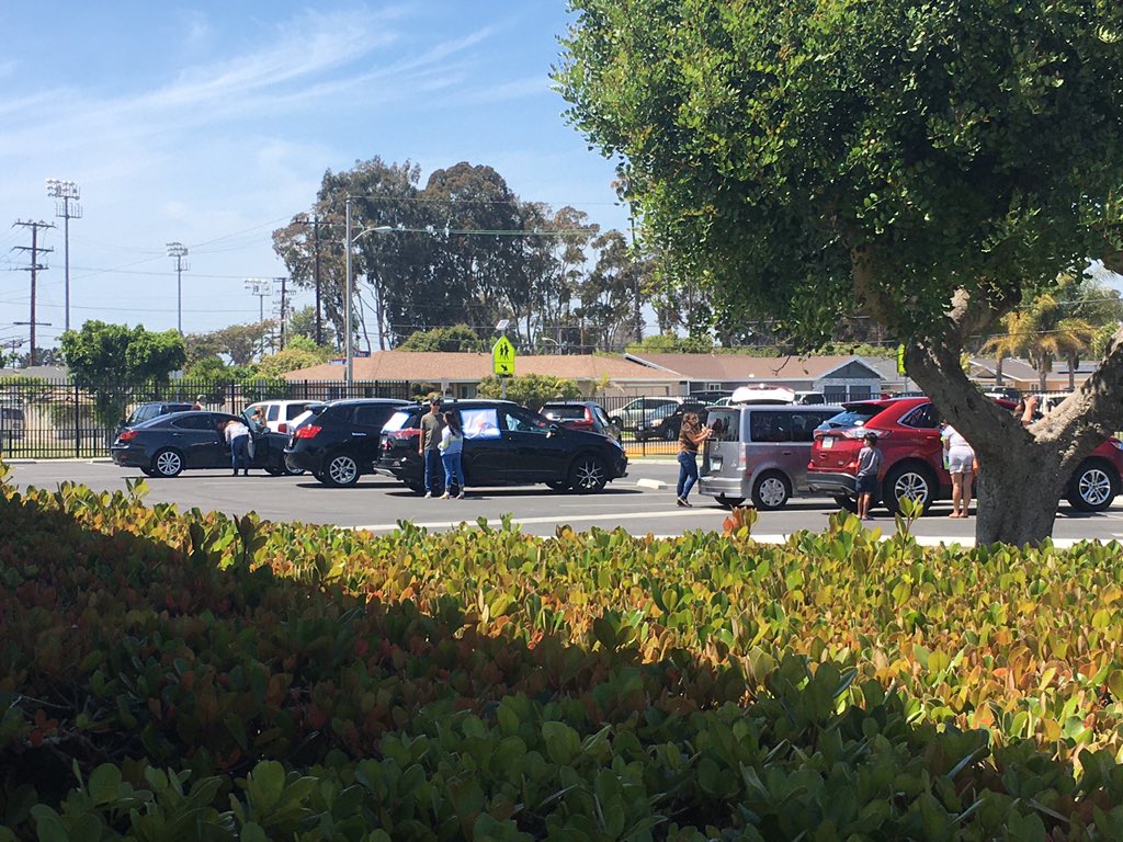 Sunkist_Bears's tweet photo. Sunkist is preparing for our car parade! It’s so awesome to see all of the BEAR love! #sunkistrocks #hesdpride https://t.co/0lwJpLXdGQ