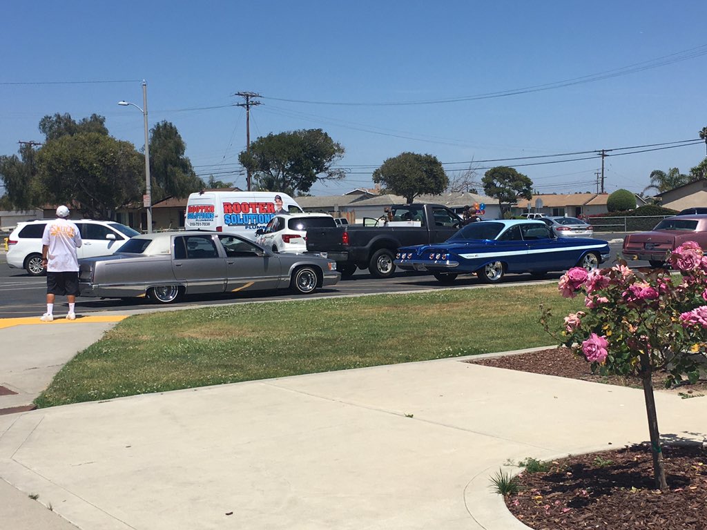 Sunkist_Bears's tweet photo. Sunkist is preparing for our car parade! It’s so awesome to see all of the BEAR love! #sunkistrocks #hesdpride https://t.co/0lwJpLXdGQ