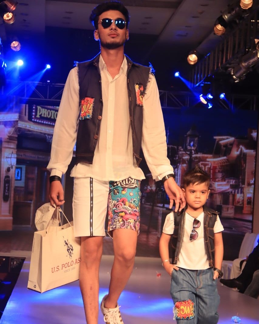 imKpProductions's tweet photo. India kids fashion week season 7 jaipur chapter! 📸
Follow us on Instagram :- https://t.co/4ZOOq9iLkS
#throwback #ikfwseason7 #jaipur #kids #kidmodel #kidmodels #kidlove #kidsfashion #kidsactivities #lovethiskid #kidator #instakid #modelssearch #modellingagency #kpproductions https://t.co/A0GPauSPlL