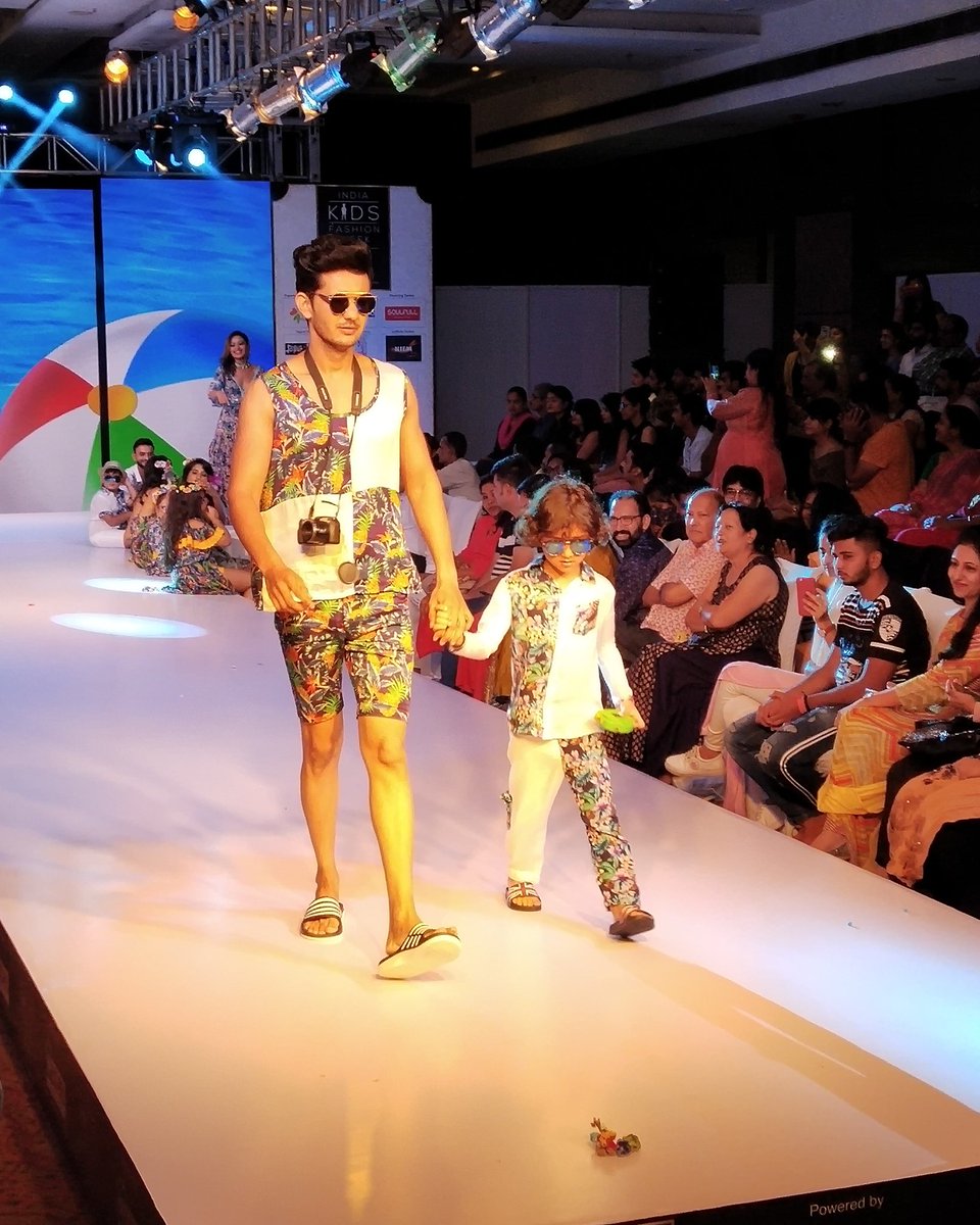imKpProductions's tweet photo. India kids fashion week season 7 jaipur chapter! 📸
Follow us on Instagram :- https://t.co/4ZOOq9AmJs
#throwback #ikfwseason7 #jaipur #kids #kidmodel #kidmodels #kidlove #kidsfashion #kidsactivities #lovethiskid #kidator #instakid #modelssearch #modellingagency #kpproductions https://t.co/SQxyL1ns2H