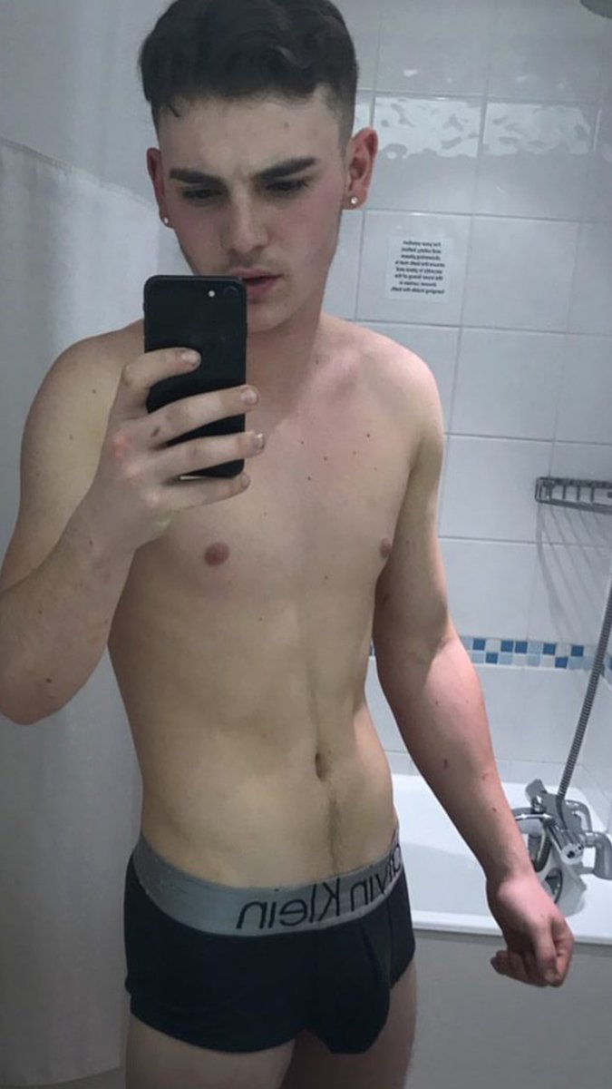 Str8_Boys's tweet photo. Love a fucking dirty straight chav lad haha https://t.co/L4P4dIg6Bc