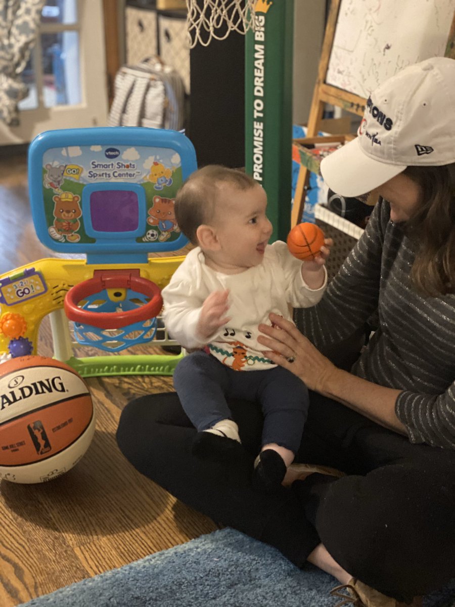 SummerJ1010's tweet photo. @WNBA Dream big baby girl! #WNBAMom #WfutureGOAT https://t.co/OzxlHxZrlJ