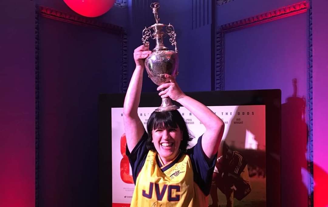 J_Bella_S's tweet photo. @9smudge My 89 shirt needs John Lukic and Nigel Winterburn.
I was wearing it when you signed it. You and George were such gents, the others just grabbed the pen ๐
#89TheFilm #89AfterParty #WeAreTheArsenal https://t.co/UjP2mDJTr2
