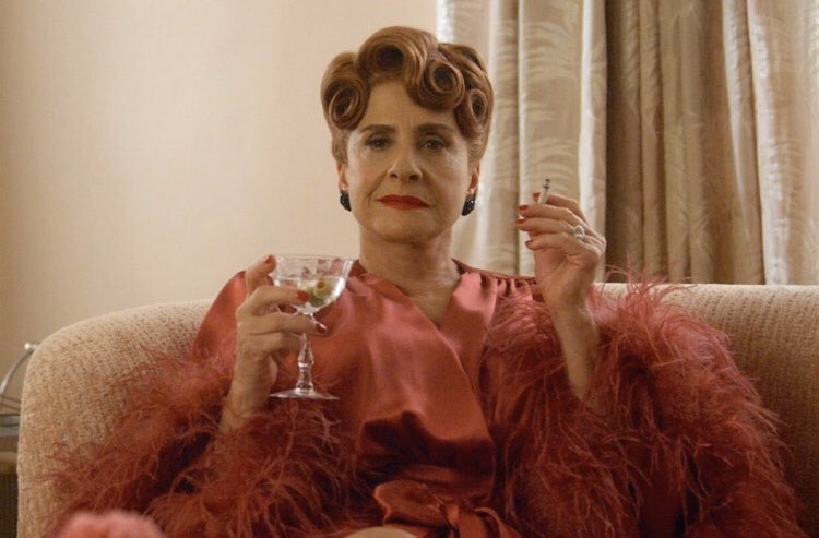 brujeriaaaa's tweet photo. The character development in this show is POWERFUL. #hollywoodnetflix https://t.co/mJJvSrjapR