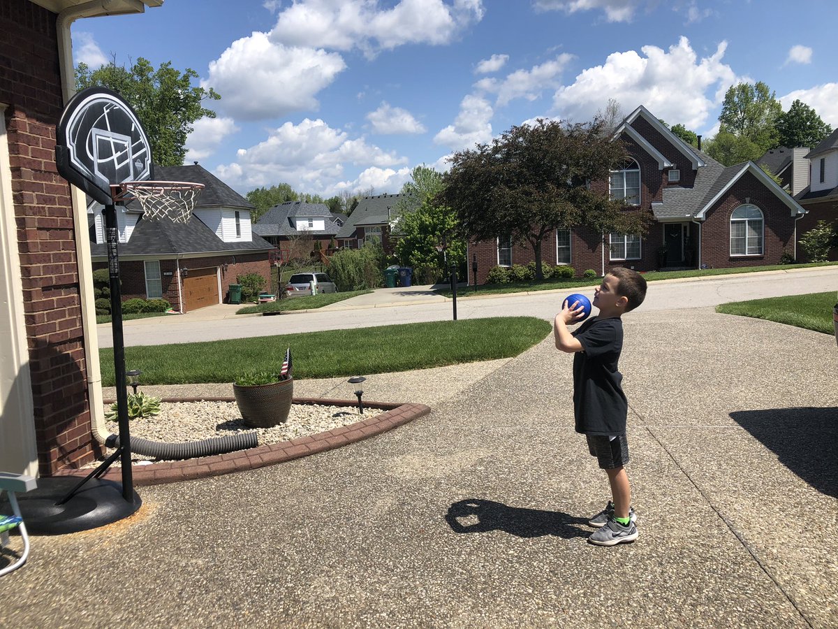 jduffy_duffy's tweet photo. We had fun with field day. I did cheat regarding the day- we had field day yesterday so we could play outside! Lots of fun for the whole family! @WheelerElem #wheelerfieldday #HealthyAtHome https://t.co/YMZ3pZ1B8k