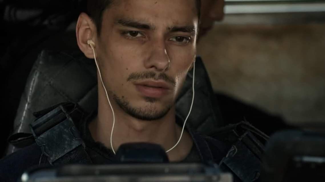 judeshollzy's tweet photo. the trop of killing a character who is depressed, who suffers from ptsd, who lost everyone and is traumatized for shock value instead of giving them a recovery story is the worst trope in existence
ex: jasper jordan https://t.co/3CS876xRNP