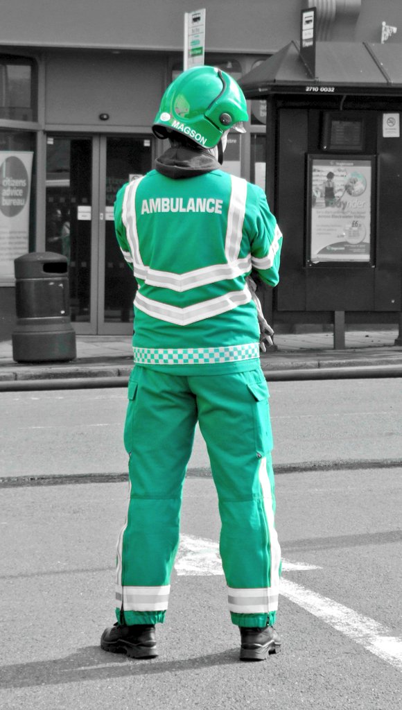 Firesnapper999's tweet photo. Man &amp; Mutt signing off, sad to see increase in people "out and about" today wanting to be members of the #NHS #IntubationClub 😡 I fear "leaks" to press &amp; flip flop mixed comments from govt has caused confusion &amp; stupidity. Sadly in a couple of weeks ICUs will fill up again? 😡 https://t.co/KAumoKYLip