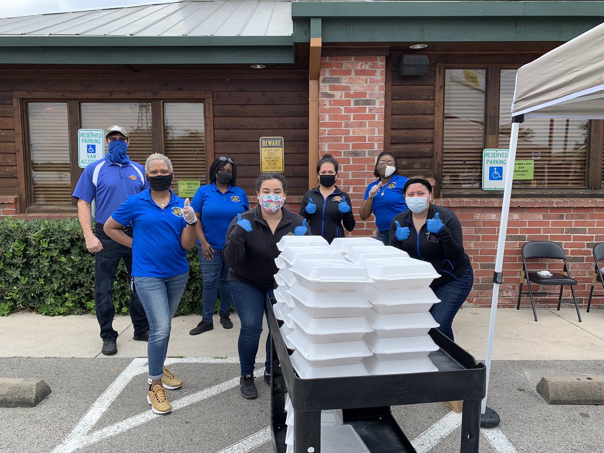 WIT_Watsun's tweet photo. We may be closed, but we find a way to appreciate our teachers! Meyer ES is showing love off site to their Mustang Teachers! #WIT #Go_Get_It @SpringISD https://t.co/uuM7rZKKOS