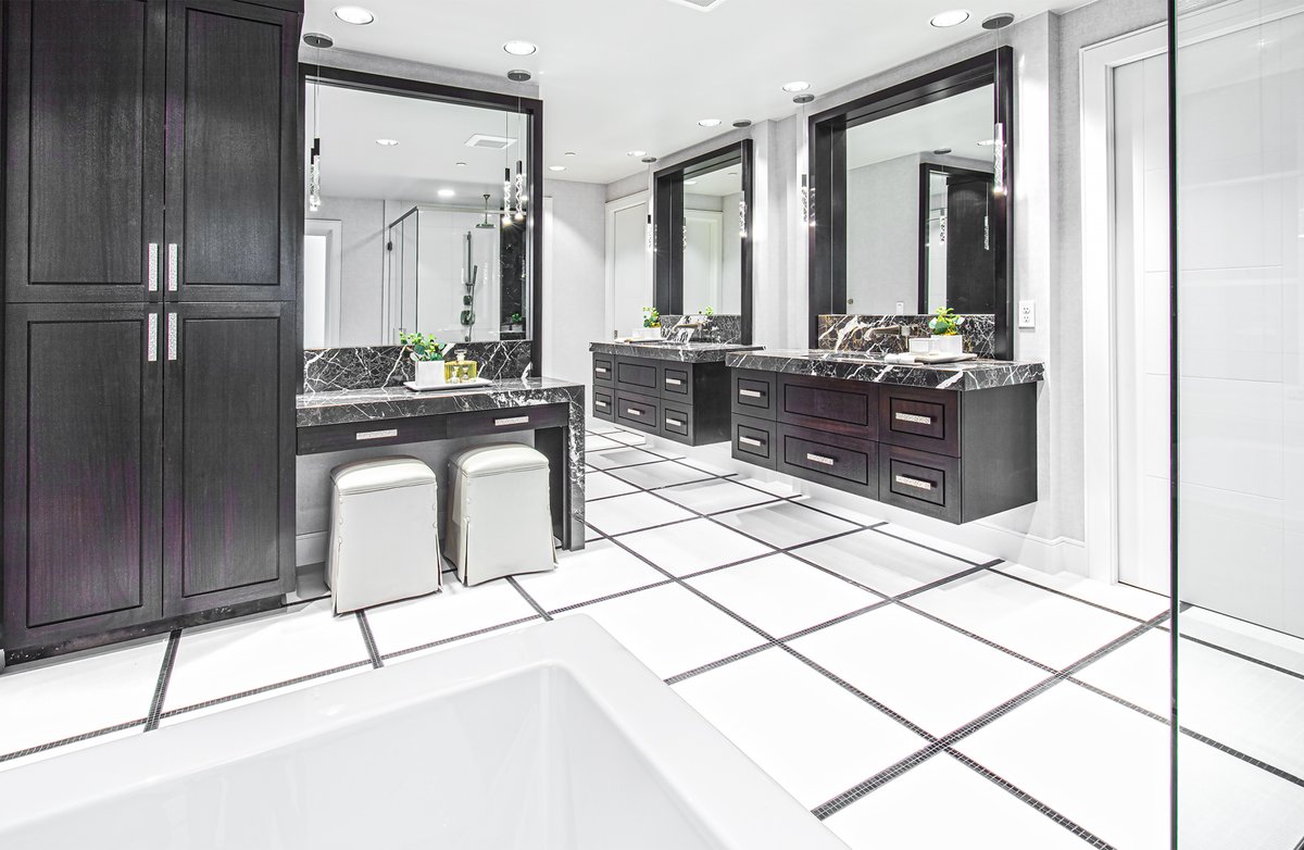 SDSmithHomes's tweet photo. When you have this magnificent master bathroom in your home, a staycation is truly a pleasure.
#masterbath #masterbathroom #bathroom #staycation #bathroomgoals #masterbathroomdesign #masterbathroomgoals #customhomes #customhomebuilder #luxuryhome #newhome https://t.co/uoFeY5UK8r