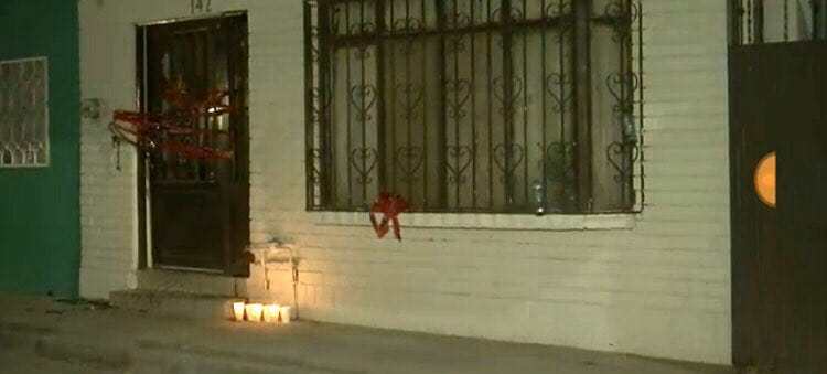 RevistaTMX's tweet photo. 🚨 #Coahuila | #UMD.- Tres #mujeres, las cuales fueron identificadas como #enfermeras del @Tu_IMSS; fueron localizadas en estado de descomposición, al interior de un #domicilio ubicado en la #colonia #LaCompresora, en #Torreón. Hasta el momento se desconoce el móvil del crimen. https://t.co/di41Bc4Ilw